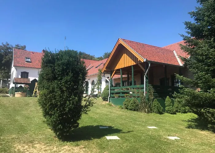 Feny-szer Vendeghaz Orseg Pensionat 3*
