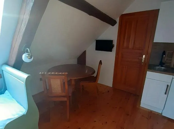 Feny-szer Vendeghaz Orseg Konukevi 3*